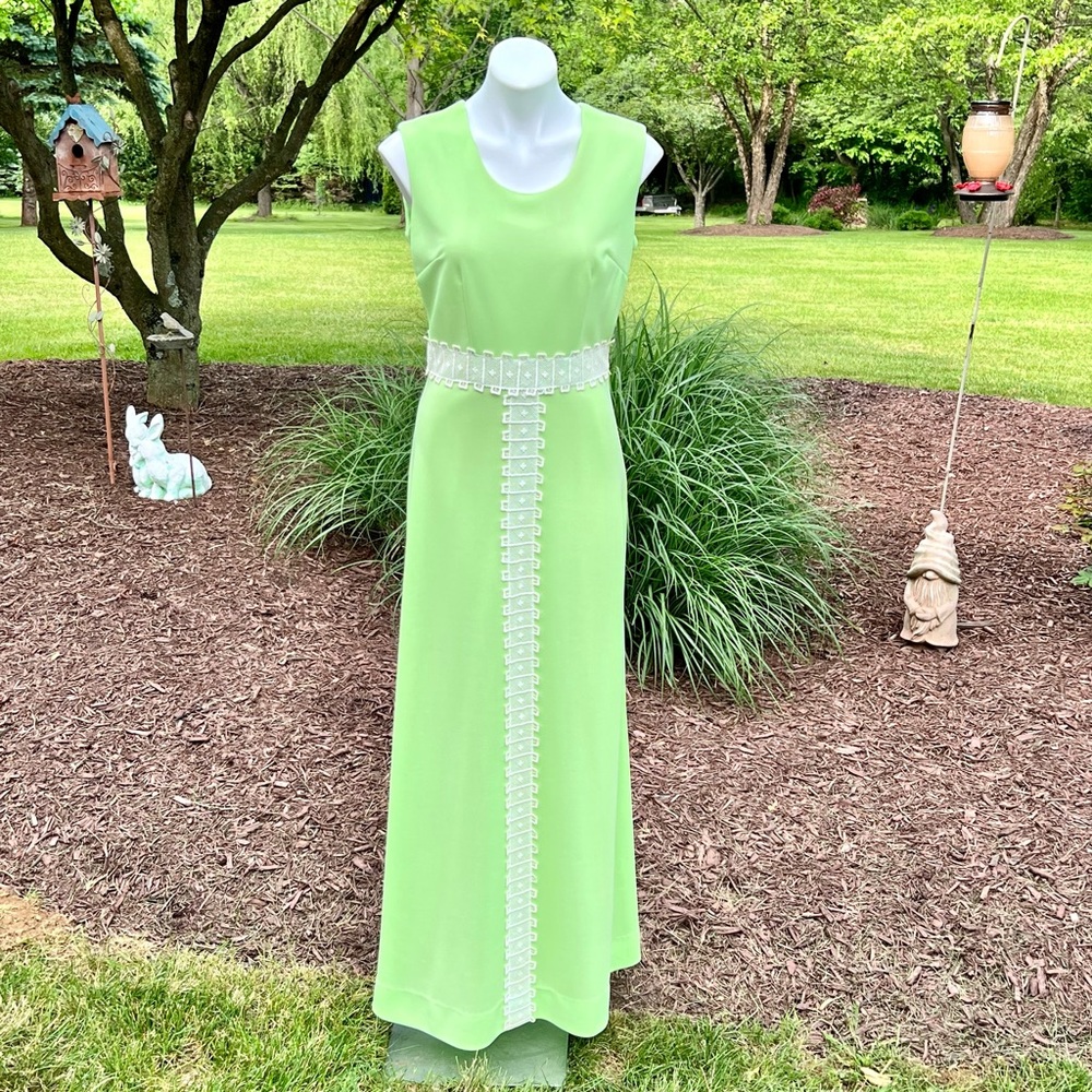 Vintage 1960-1970’s Apple Green Marta’ D Sleeveless Polyester Maxi Dress
